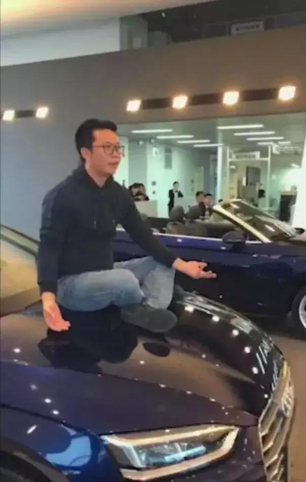 每日车闻：奥迪A8L新车被换车门？特斯拉车主需提供不会自燃证明