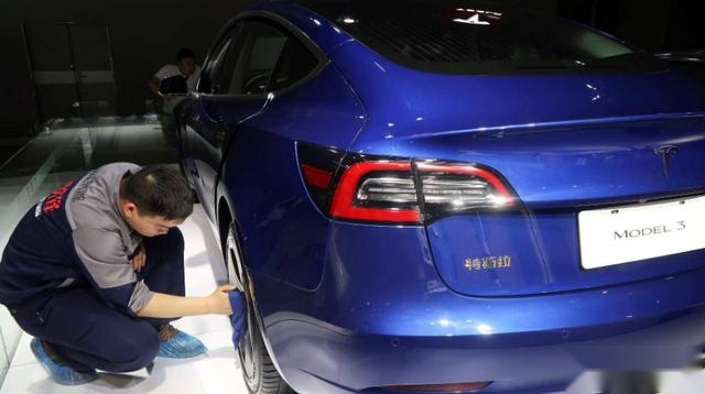 各位打起精神来吧！特斯拉国产Model 3已经降至29万多了