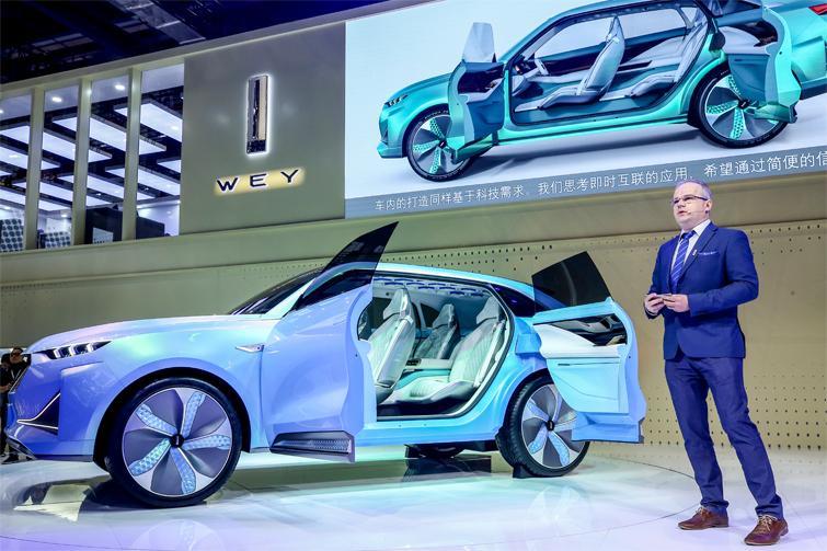 WEY携多款车型亮相上海车展，其中一款车型4.6秒破百