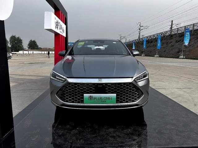 除了低油耗，试驾秦PLUS DM-i 冠军版后还有哪些杀手锏？