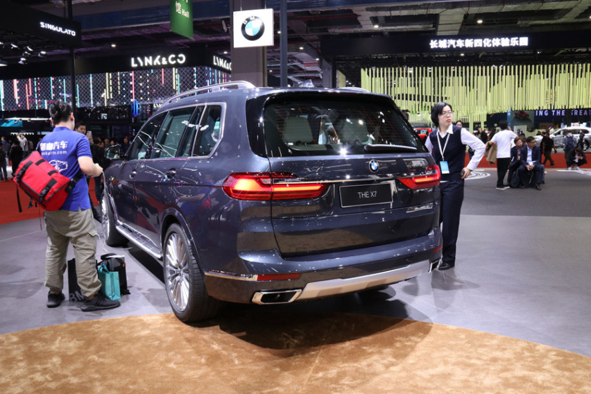 【上海车展】视频解读BMW X7 家族旗舰SUV宝座的新主人