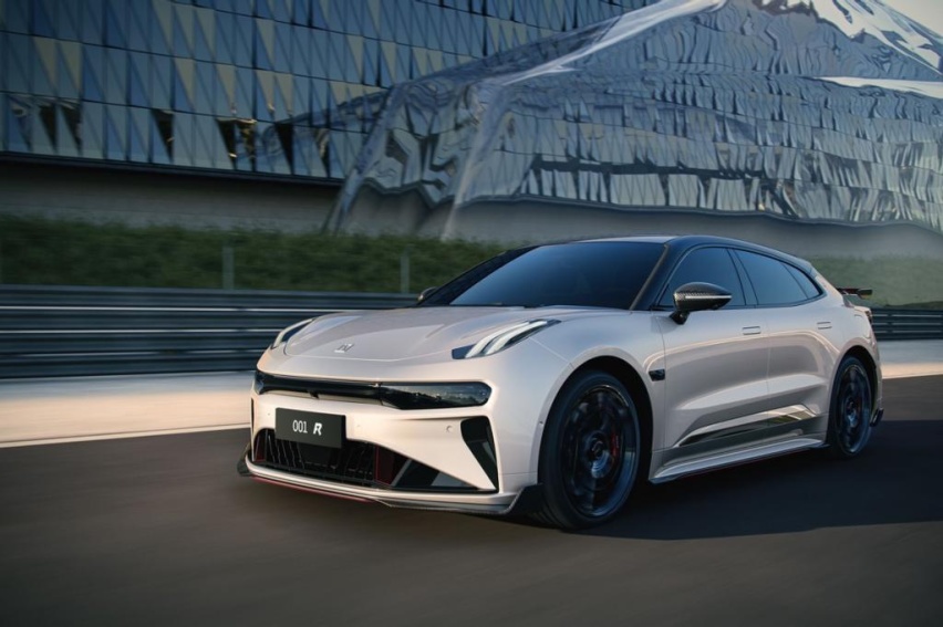 极氪001 FR与新Model 3同一天上市，有何深意？