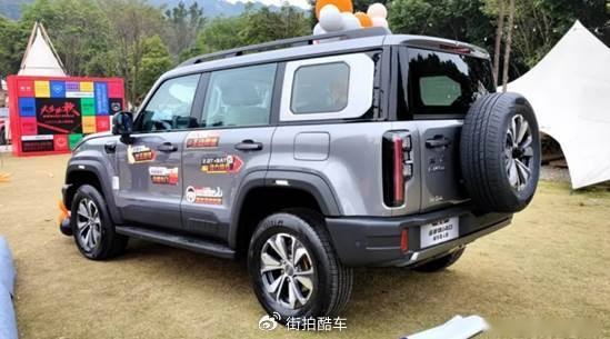 全新BJ40城市猎人版重庆上市，它都有啥亮点？