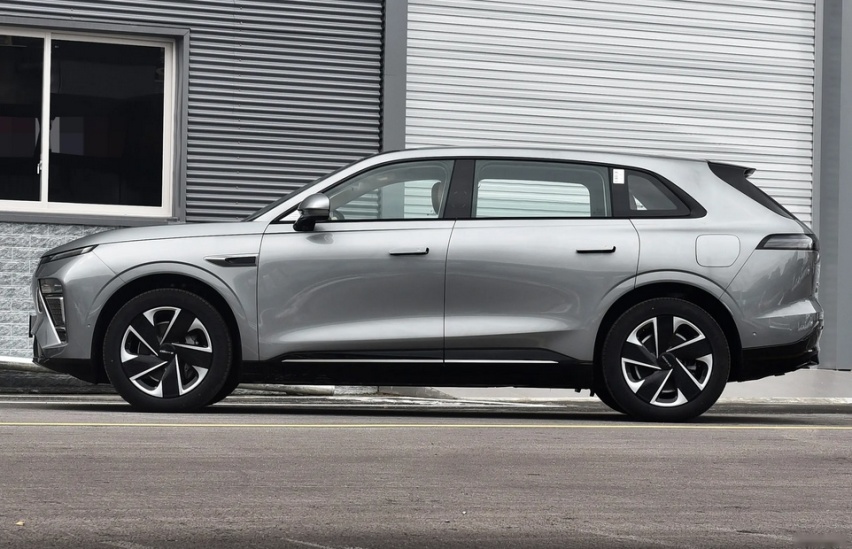 18.98万起，买增程/纯电中大型SUV，入门续航1518km