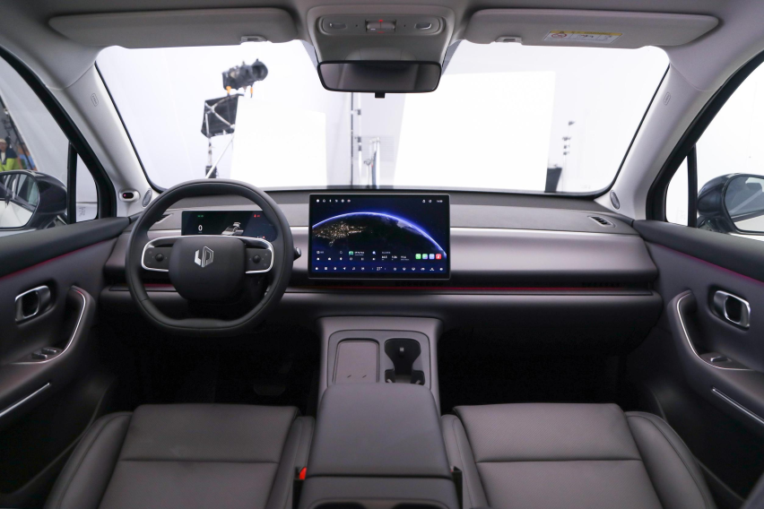 预售价15.18万元起，8295芯片，定位中型SUV，零跑C10正式开