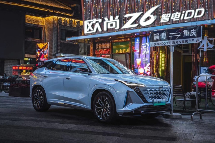 10万份选择与认可，长安欧尚Z6第10万台下线