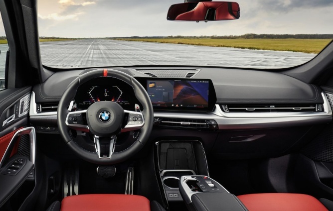 最强2.0T 配置升级 运动套加身 新款宝马X1 xDrive M35
