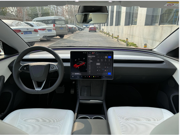新款特斯拉Model Y照片曝光，内饰会和Model 3一样吗？