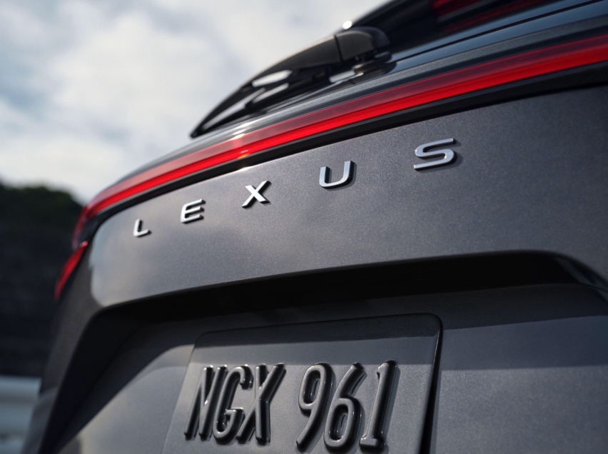全新一代雷克萨斯NX 改掉各种臭毛病！4S店：要不加价提车？
