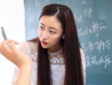 最美老师走红网络 网友评价：“长城学院”的颜值最高