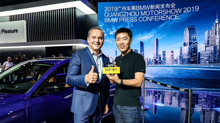 ���裺����330i/Li���н������ư�ͬ���г�