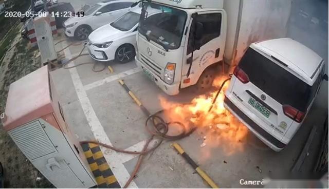 电动汽车强制国标发布:动力电池5分钟内不起火不爆炸