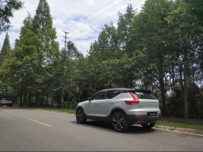 豪华与实用并存 试驾沃尔沃全新XC40