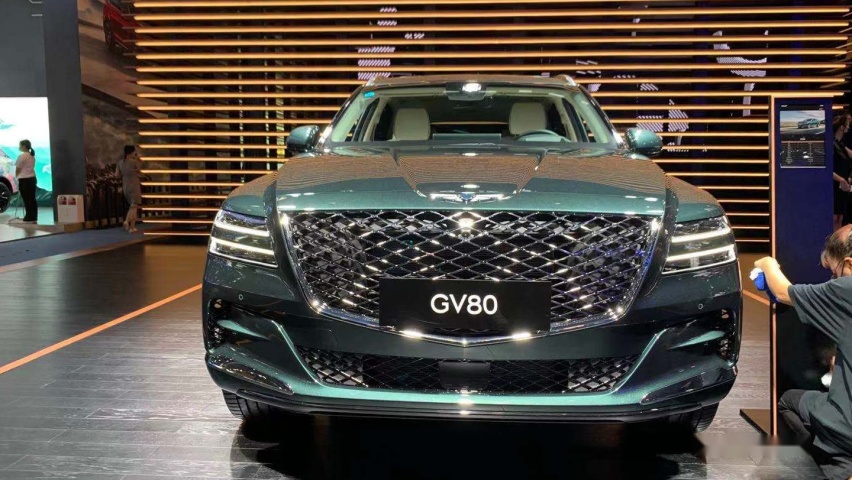 成都车展：韩系豪华出路何在？捷尼赛思GV80实拍