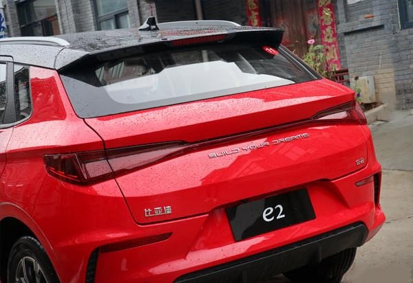 比亚迪e2，带入精致生活的一款跨界小车