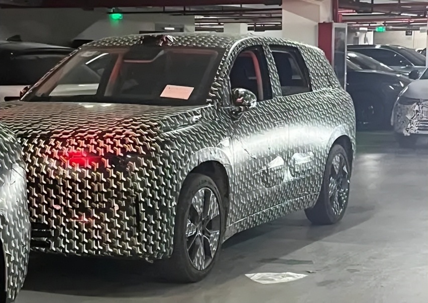 零跑全球车型“零跑B11”即将亮相 中大型SUV 预计30万起