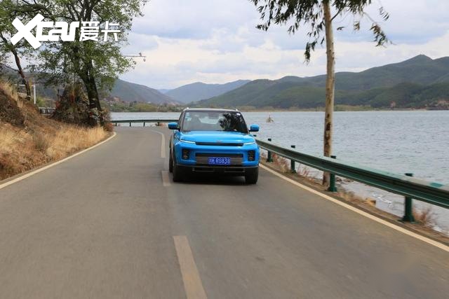 从丽江到泸沽湖，试驾吉利ICON，人间四月天留下这样一抹蓝
