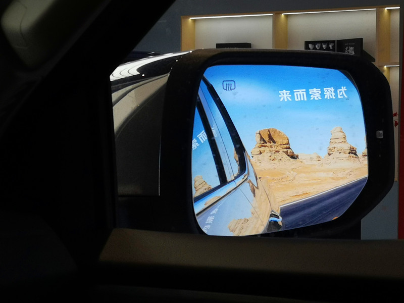 闭眼上车以为坐上了一辆城市SUV，探店长安览拓者被其内饰惊艳到