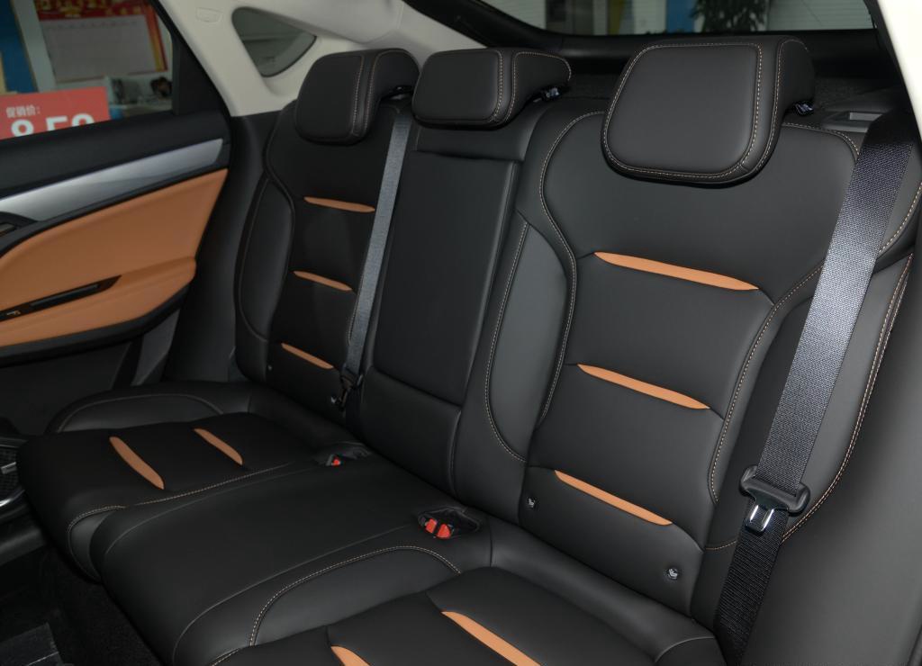 15万买紧凑型运动SUV，名爵HS和吉利星越怎么选？