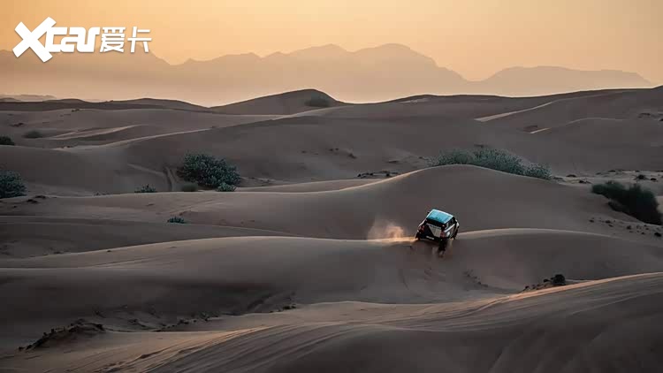 路虎卫士D7X-R曝光 量产基因下的达喀尔征服者