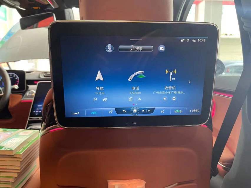 22款奔驰S400升级原厂后排娱乐系统案例效果