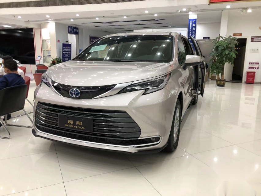 不加价的丰田赛那，离别克GL8的王座还有多远？