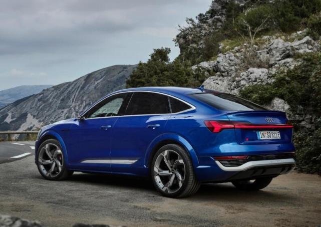 50万买它还是买理想？奥迪旗舰电动SUV Q8 e-tron家族官图