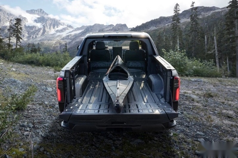 售价36.08万元起 续航640公里 GMC Sierra EV全球首