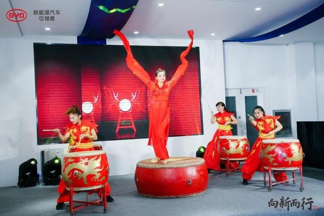 向新而行旗舰之选 暨北京鹏奥瑞腾比亚迪王朝店盛装开业