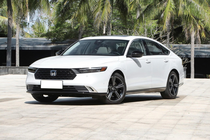 汉DM-i荣耀版对比雅阁e:PHEV，你更喜欢哪一款？