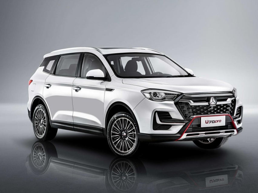 中国重汽U70 PRO：8.98万买7座中型SUV，轴距2米8