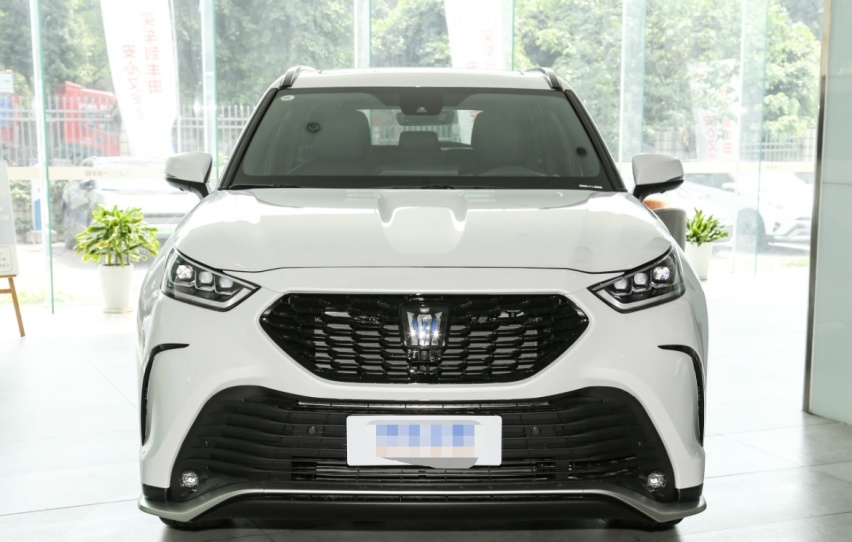 百公里油耗仅需5.3L，一汽丰田皇冠陆放大大降低用车成本