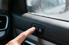 变道差点撞！原来后视镜外有盲区，就差回头那一眼