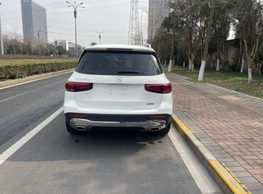 奔驰GLB落地参考，颜值高品牌硬，这真实油耗你感觉高吗？