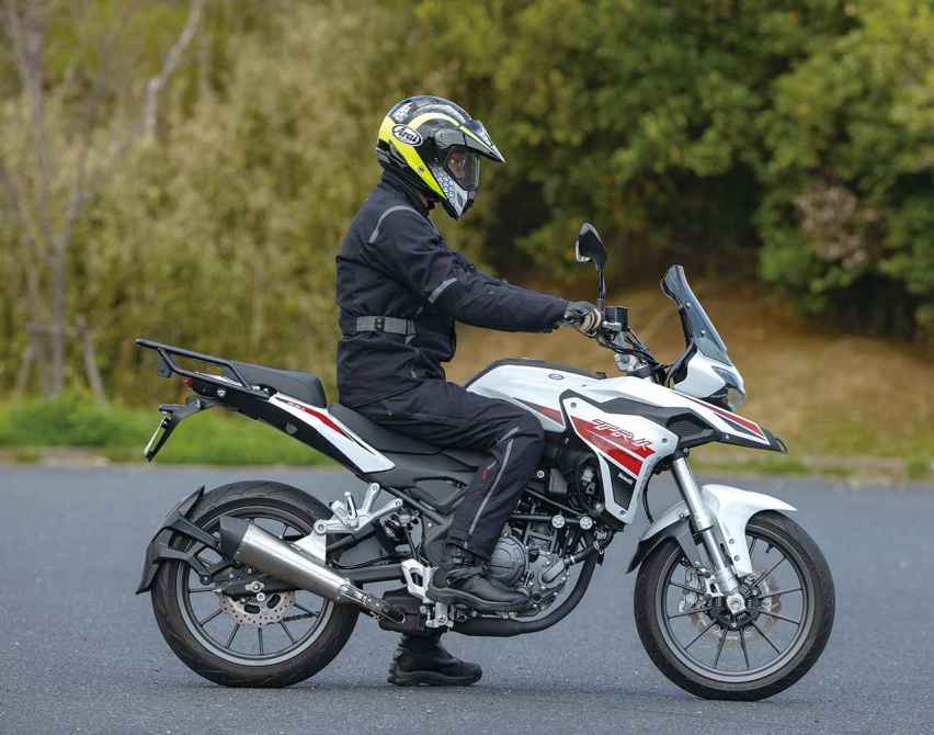 小排量入门ADV摩托，单缸水冷双顶置凸轮轴，最大27马力续航500km