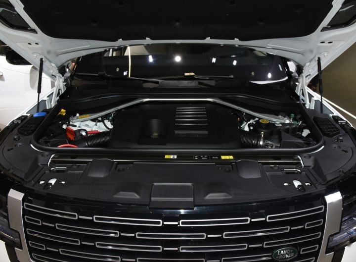 4.4T V8双涡轮，内饰壕无人性，全新路虎揽胜系列成都车展正式上市
