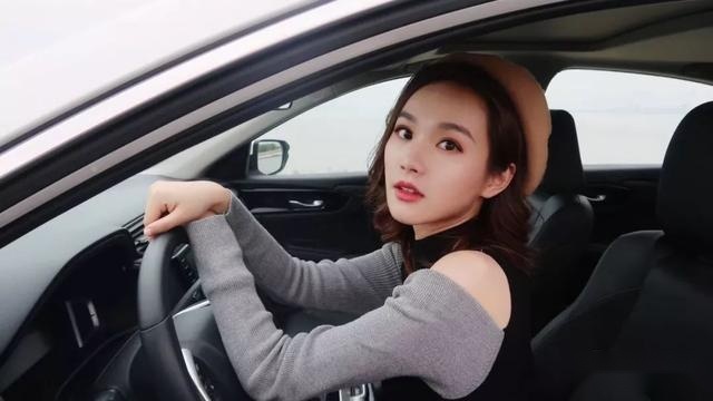「车视试驾」凹出独一无二的车内空间，享域不止又大又舒适