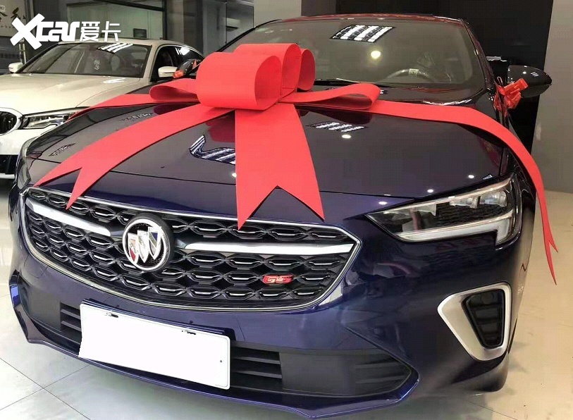到店体验美系性能车，21.88万降至17万，全新设计配“獠牙