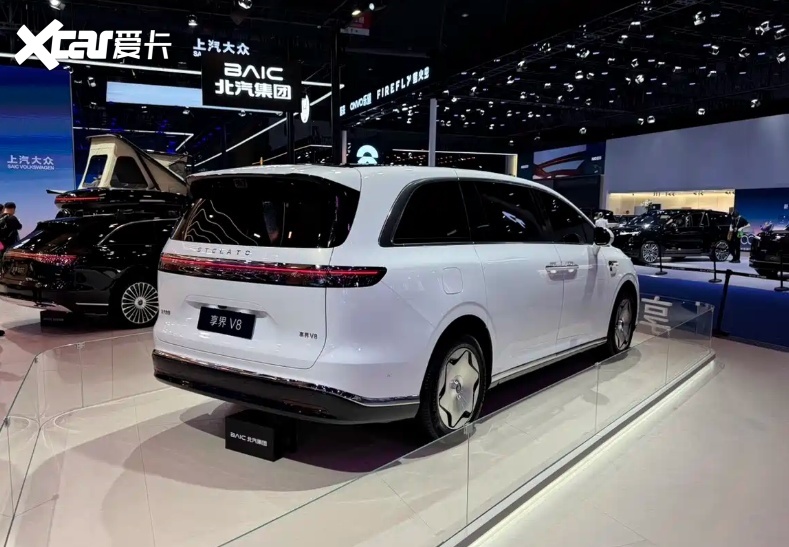 享界V8挂“家庭”牌，实车像商务接待，长超5米3，到底卖给谁？