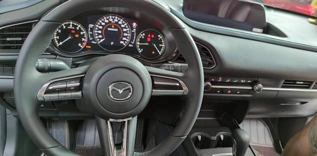 实拍2020款马自达CX-30！轴距2653mm配2.0L