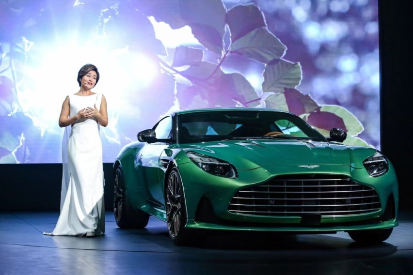 阿斯顿·马丁：007已成经典 但DB12持续沸腾