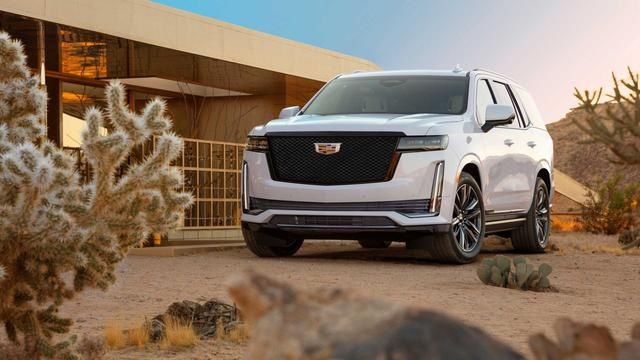 2021款凯雷德油耗公布，6.2L V8综合油耗14.7L，同级中它并不费油