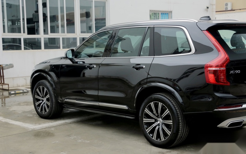 号称"公路坦克"的豪华SUV，与宝马X5同级却连降13万？