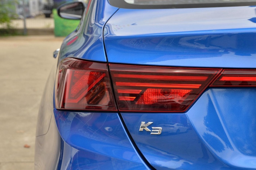 续航490km的韩系纯电轿车！起亚K3 EV值不值得买？