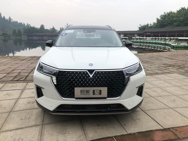 女王副驾+最强大脑，这款“A+级SUV头等舱”值得你升舱吗？
