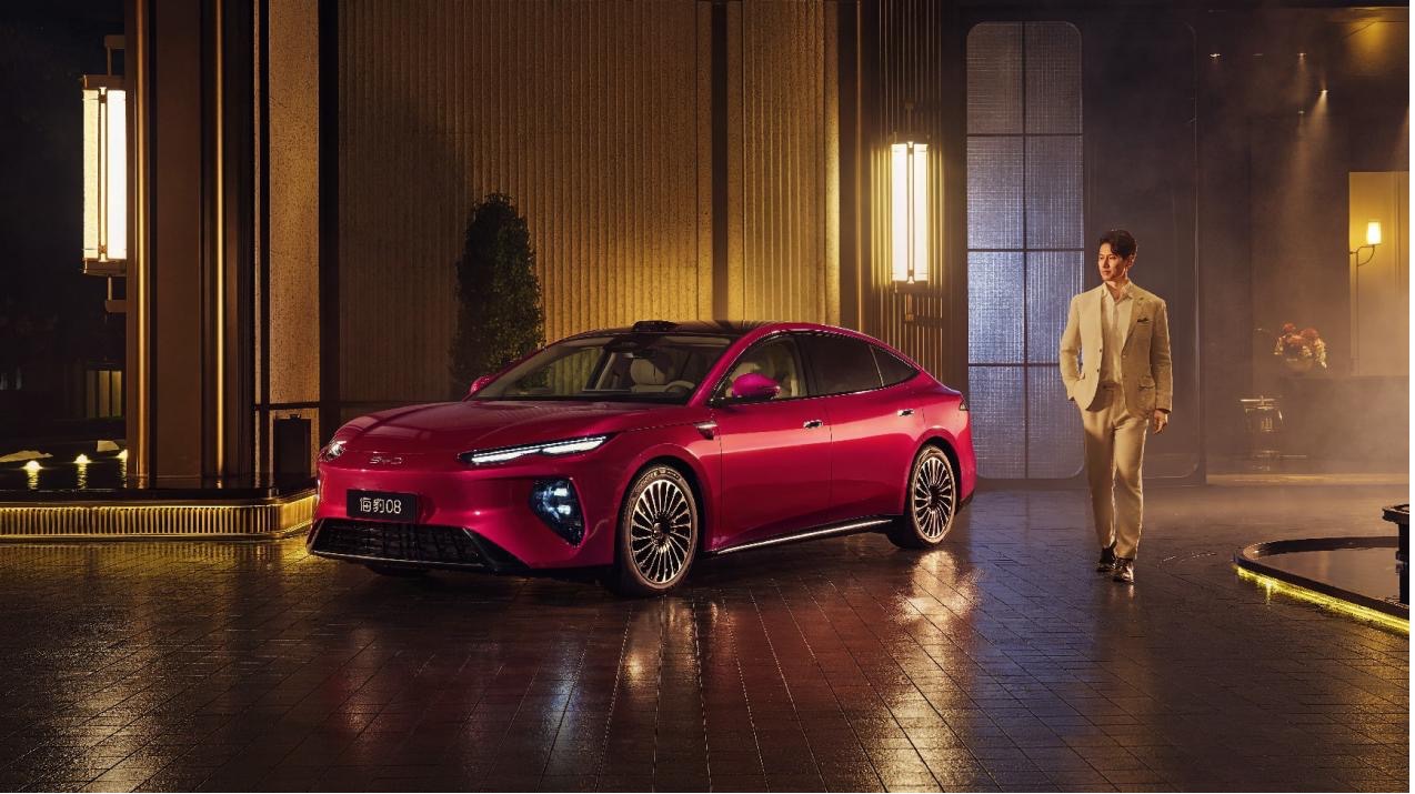 云辇-A、后轮转向、天神之眼B上车,比亚迪海豹08售价19.69万元起 云辇-A、后轮转向、天神之眼B上车,比亚迪海豹08售价19.69万元起