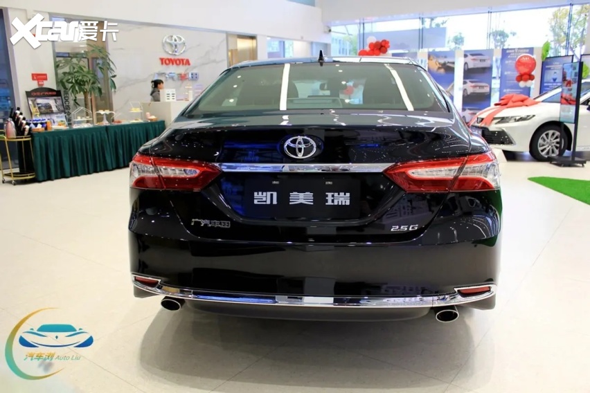 直观对比两代凯美瑞 追新还是恋旧?