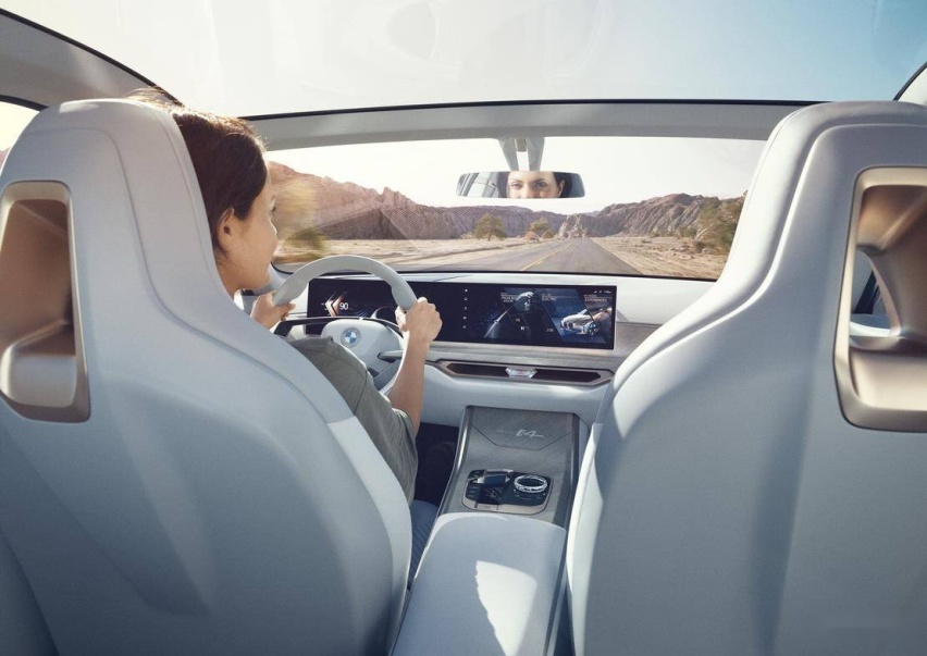 可能是 Model 3 最强的对手 详解宝马 i4 概念车