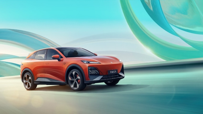 深蓝S7一款决定硬刚比亚迪宋PLUS的新能源中型SUV