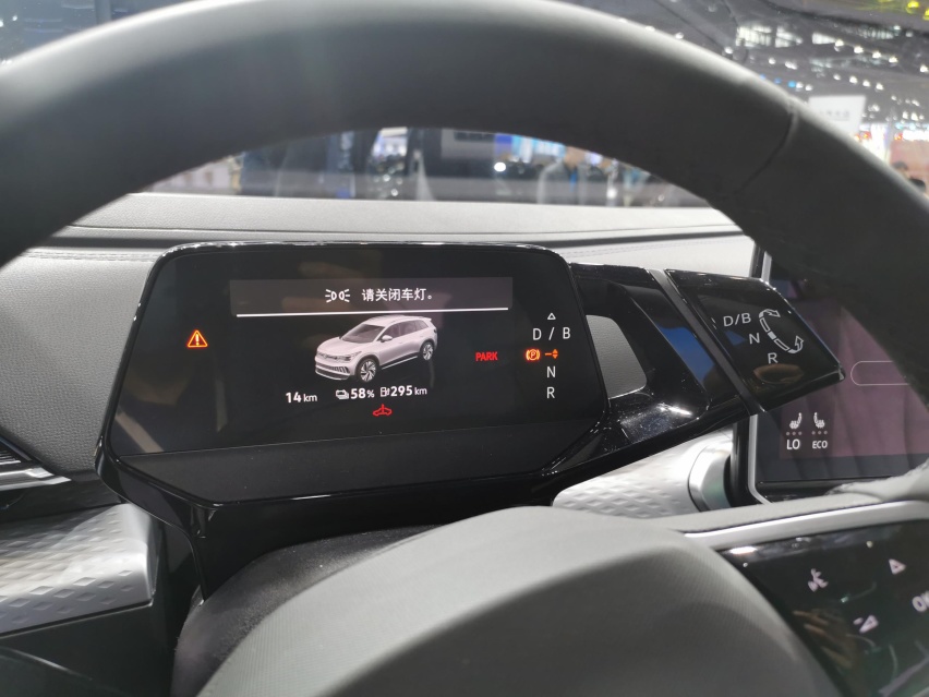 上海车展实拍：纯电动中型SUV 上汽大众ID.6 X